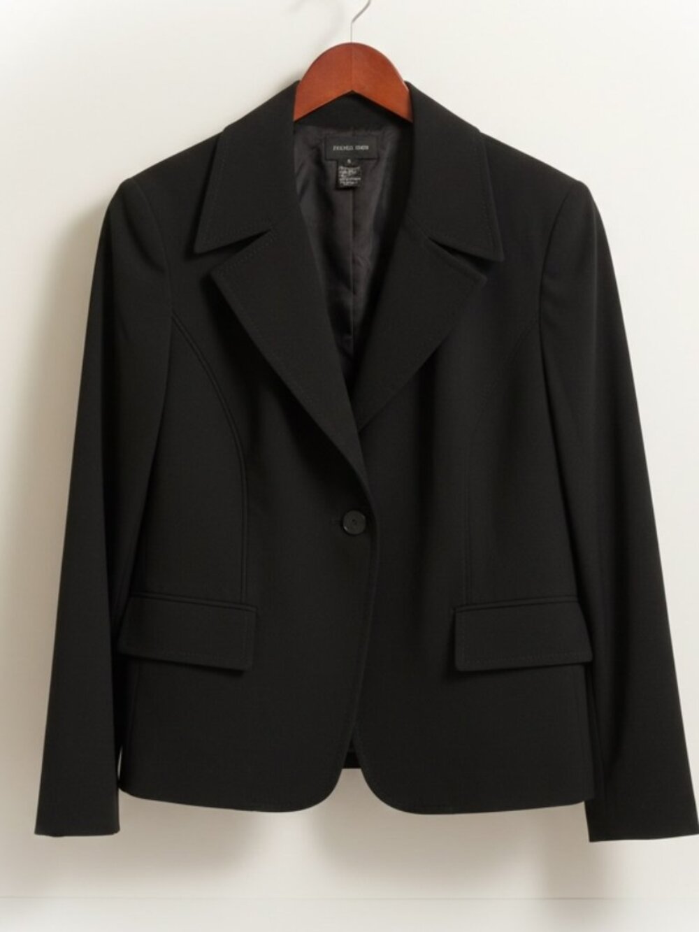 Focus 2000 black blazer